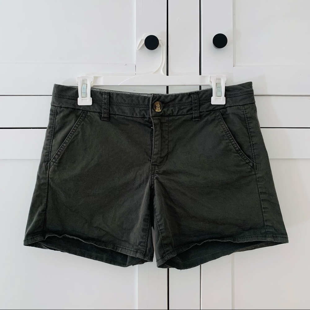American Eagle Outfitters Midi Green Shorts Size 6